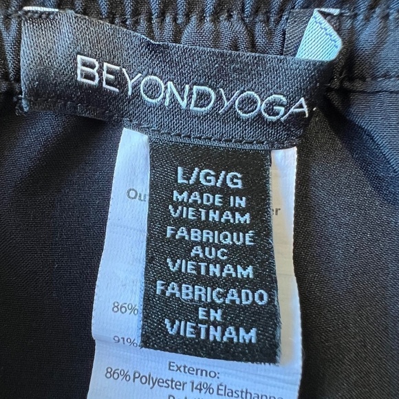 Beyond Yoga men’s Pivotal performance shorts - Picture 11 of 13